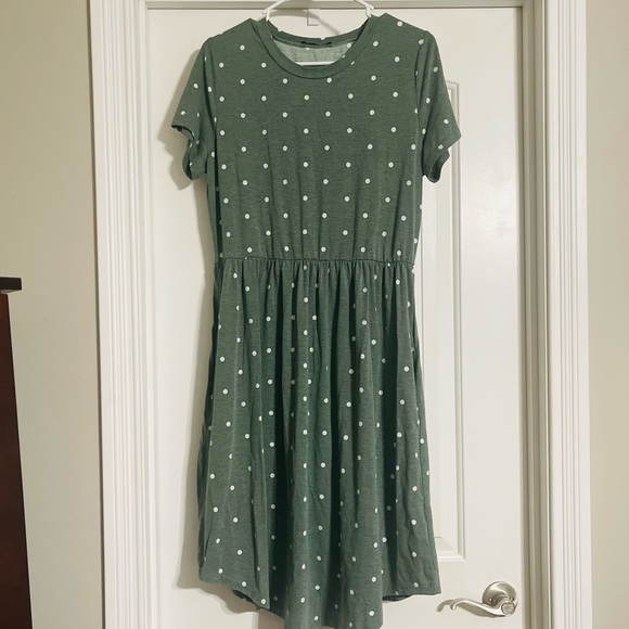 Dresses & Skirts - Green Midi Dress With White Polka Dots